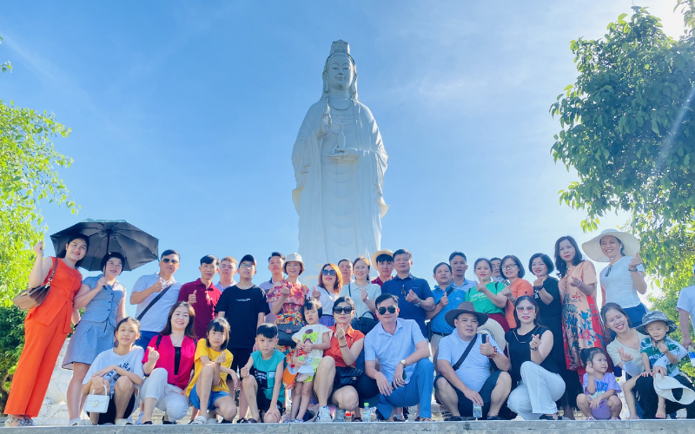 Công đoàn trường THPT Lý Thường Kiệt tổ chức tham quan, học tập, trải nghiệm hè 2023 tại Đà Nẵng,...