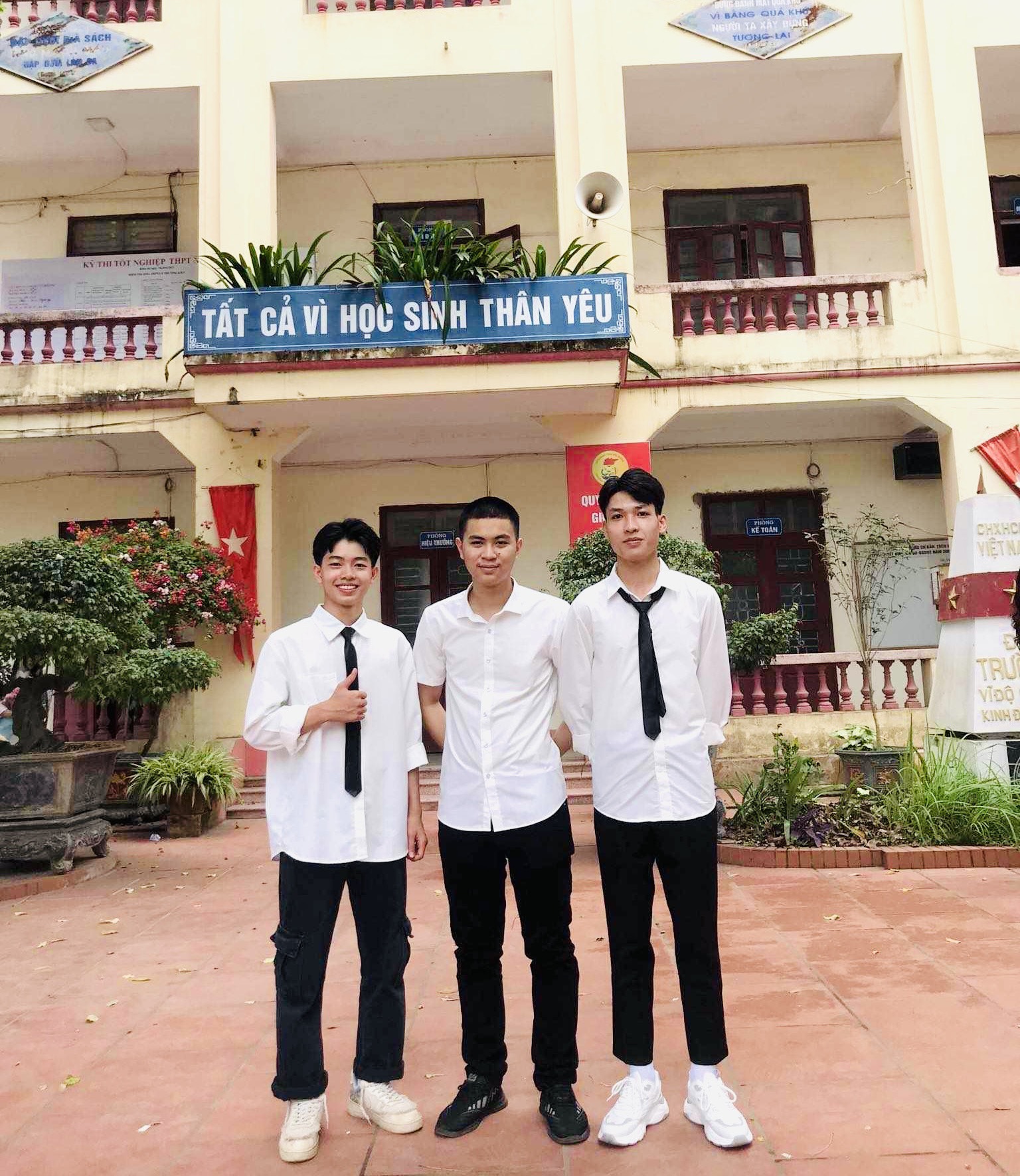 THỦ KHOA KHỐI A1 CỦA TỈNH BẮC GIANG LÀ HỌC SINH TRƯỜNG THPT LÝ THƯỜNG KIỆT – TX. VIỆT YÊN