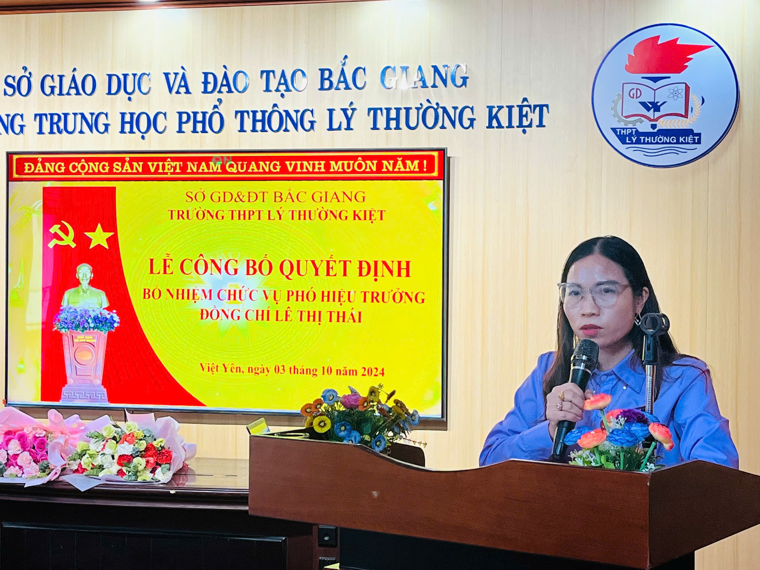 LỄ CÔNG BỐ QUYẾT ĐỊNH BỔ NHIỆM CHỨC VỤ PHÓ HIỆU...|https://thptlythuongkiet.edu.vn/chi-tiet-tin-tuc/-/asset_publisher/8tbjNoHGVxpT/content/le-cong-bo-quyet-inh-bo-nhiem-chuc-vu-pho-hieu-truong-truong-thpt-ly-thuong-kiet