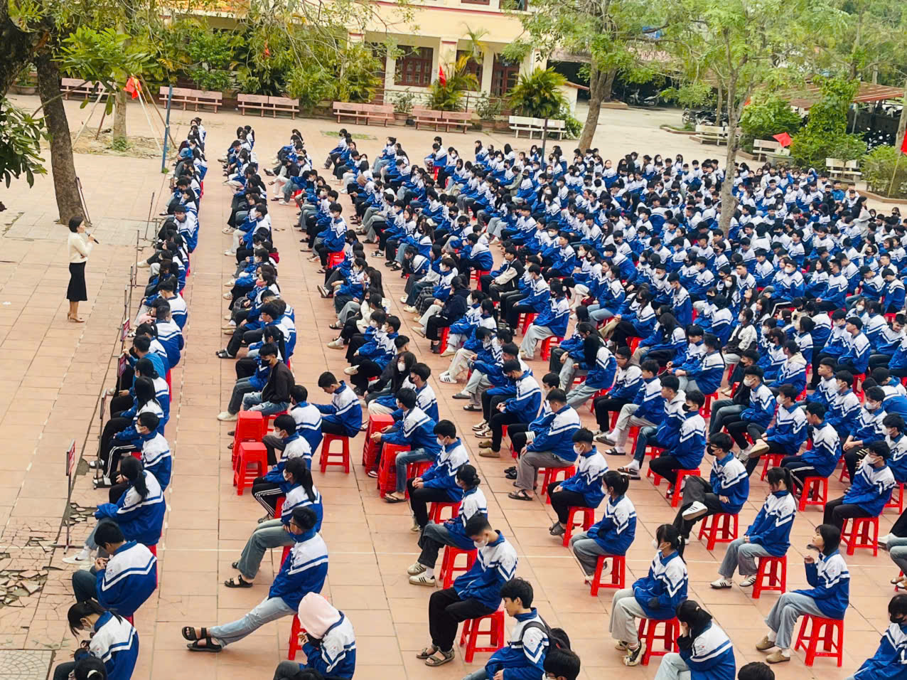 Trường THPT Lý Thường Kiệt tổ chức giáo dục kỹ năng sống và tư vấn hướng nghiệp, định hướng tương...