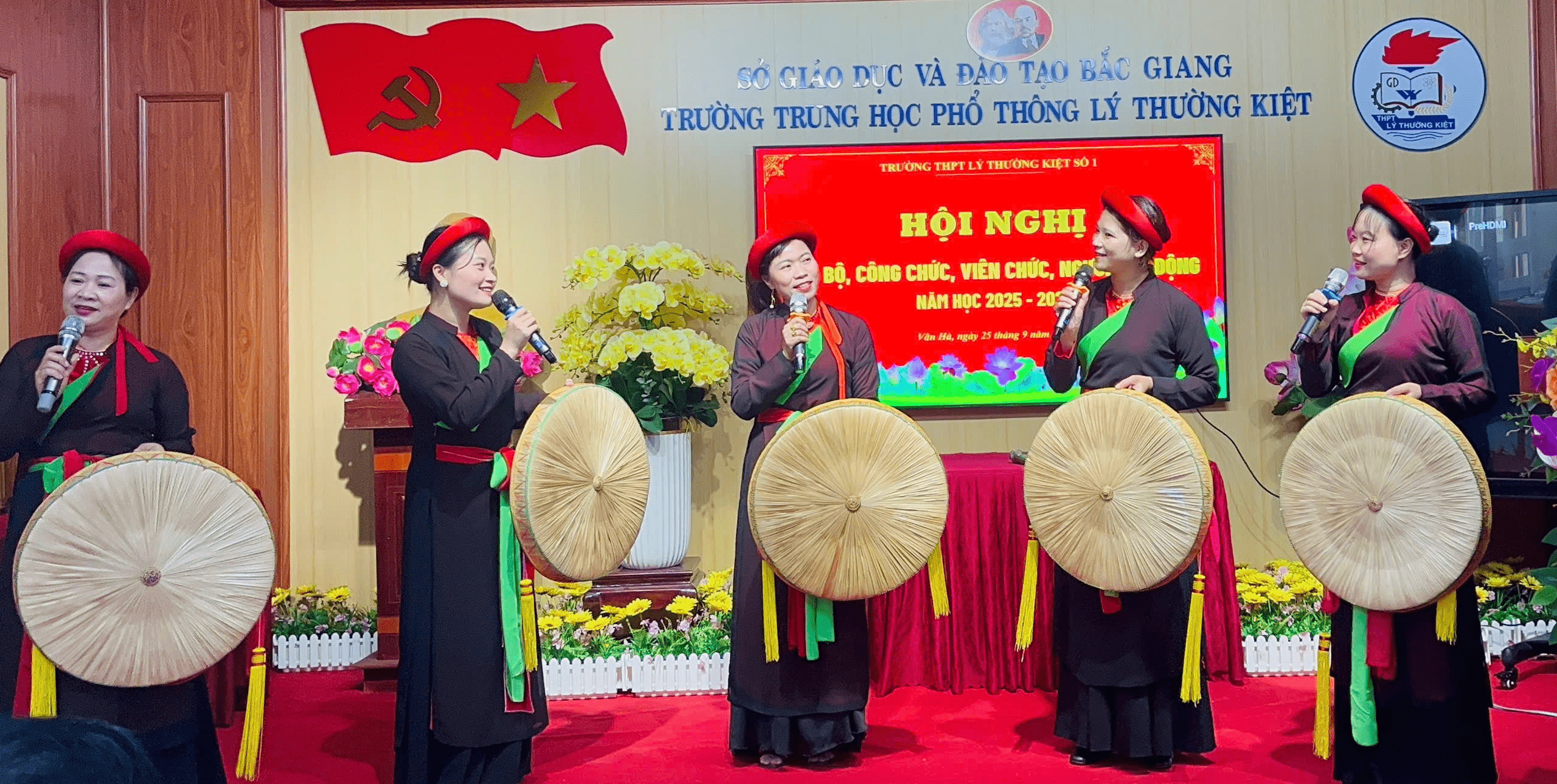 TRƯỜNG THPT LÝ THƯỜNG KIỆT SỐ 1 TỔ CHỨC HỘI NGHỊ CÁN BỘ, CÔNG CHỨC, VIÊN CHỨC, NGƯỜI LAO ĐỘNG NĂM...
