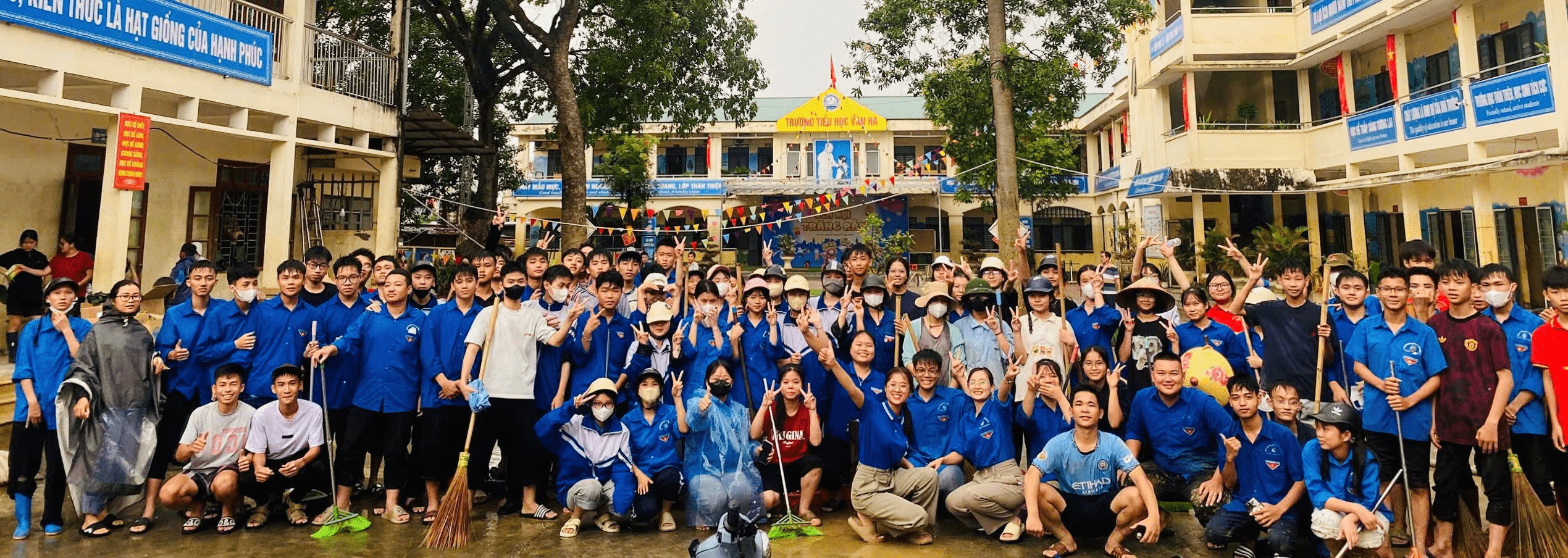 TUỔI TRẺ THPT LÝ THƯỜNG KIỆT SỐ 1 XUNG KÍCH, TÌNH NGUYỆN – LÀM SÁNG LÊN TINH THẦN TƯƠNG THÂN...