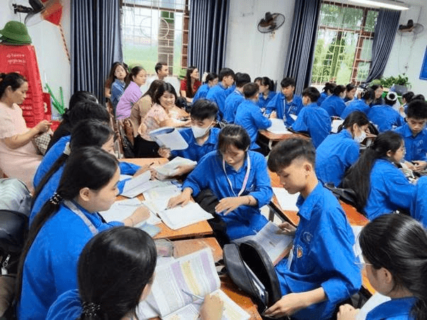 TỔ XÃ HỘI - TRƯỜNG THPT LÝ THƯỜNG KIỆT SỐ 1 - SÔI NỔI TỔ CHỨC HỘI GIẢNG, DỰ GIỜ CHÀO MỪNG NGÀY...