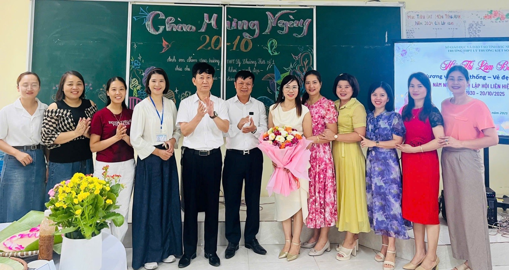 TRƯỜNG THPT LÝ THƯỜNG KIỆT SỐ 1 TỔ CHỨC CHUỖI HOẠT ĐỘNG Ý NGHĨA CHÀO MỪNG NGÀY PHỤ NỮ VIỆT NAM 20/10