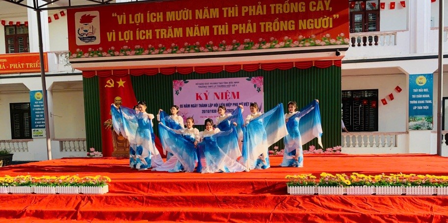 ĐOÀN THANH NIÊN TRƯỜNG THPT LÝ THƯỜNG KIỆT SỐ 1 TỔ CHỨC CHƯƠNG TRÌNH KỶ NIỆM 95 NĂM NGÀY THÀNH...