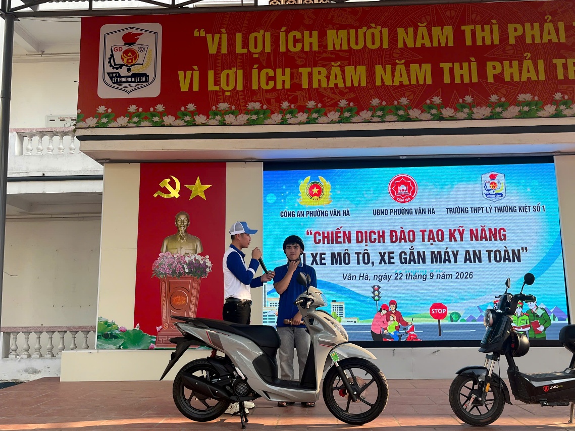 Trường THPT Lý Thường Kiệt số 1 tổ chức chương trình “Lái xe an toàn|https://thptlythuongkiet.edu.vn/chi-tiet-tin-tuc/-/asset_publisher/8tbjNoHGVxpT/content/truong-thpt-ly-thuong-kiet-so-1-to-chuc-chuong-trinh-lai-xe-an-toan