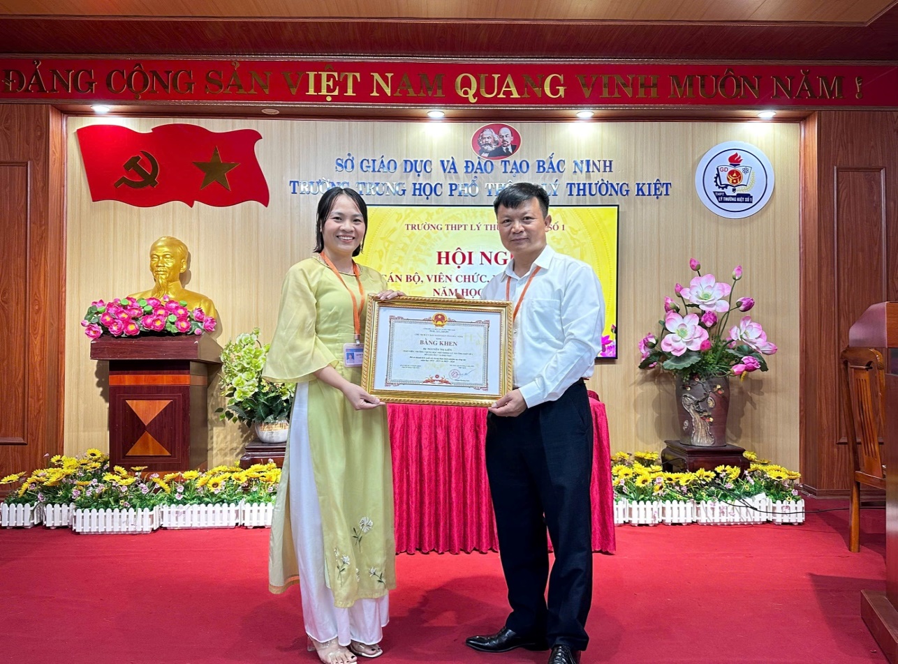TRƯỜNG THPT LÝ THƯỜNG KIỆT SỐ 1 TỔ CHỨC THÀNH...|https://thptlythuongkiet.edu.vn/chi-tiet-tin-tuc/-/asset_publisher/8tbjNoHGVxpT/content/truong-thpt-ly-thuong-kiet-so-1-to-chuc-thanh-cong-hoi-nghi-can-bo-vien-chuc-nguoi-lao-ong-nam-hoc-2026-2027