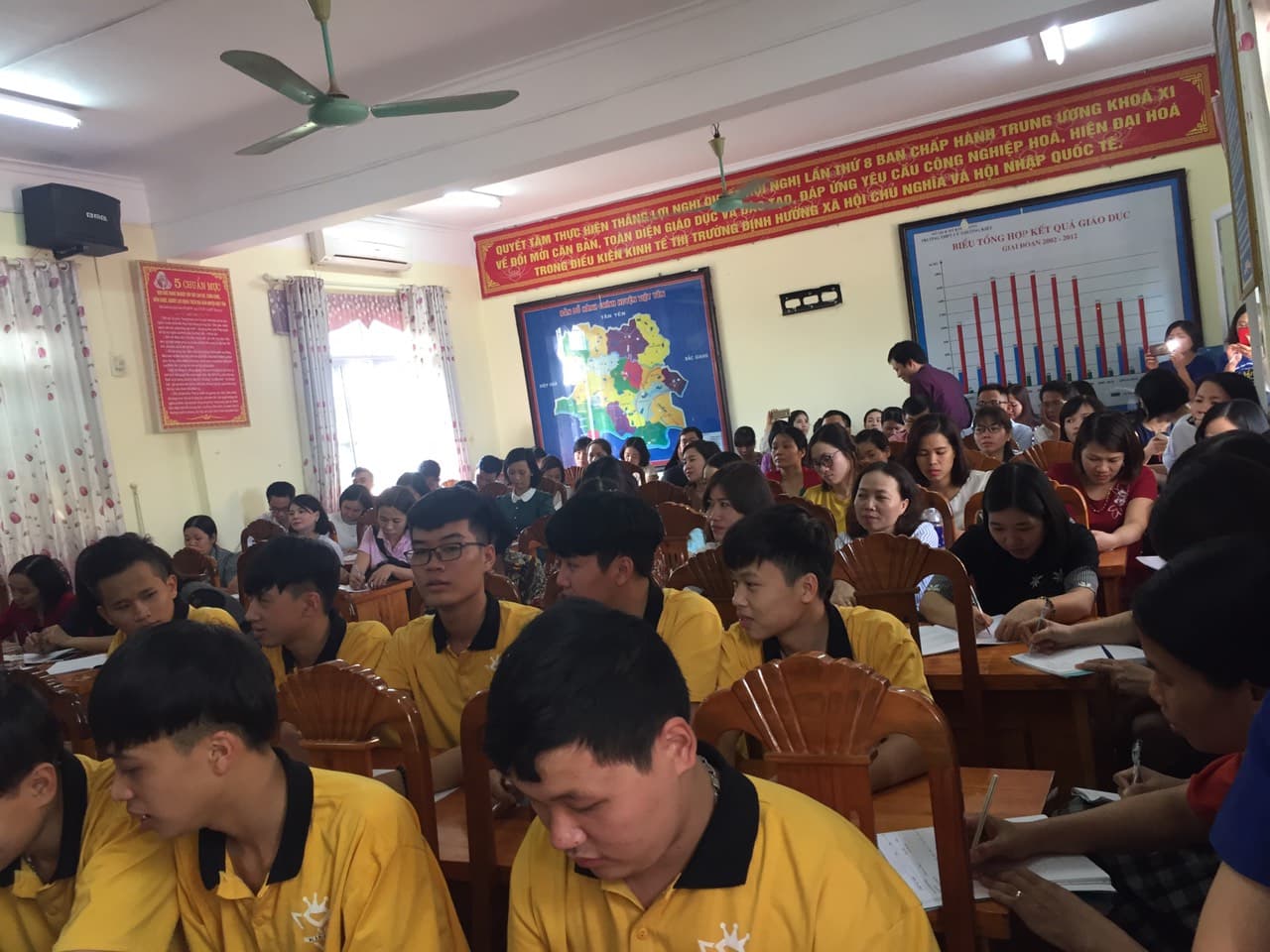 Trường THPT Lý Thường Kiệt - Việt Yên tổ chức sinh hoạt cụm chuyên môn